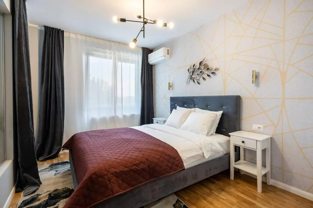 Bright 2Br Flat - Top Location - Amazing Balcony بوخارست