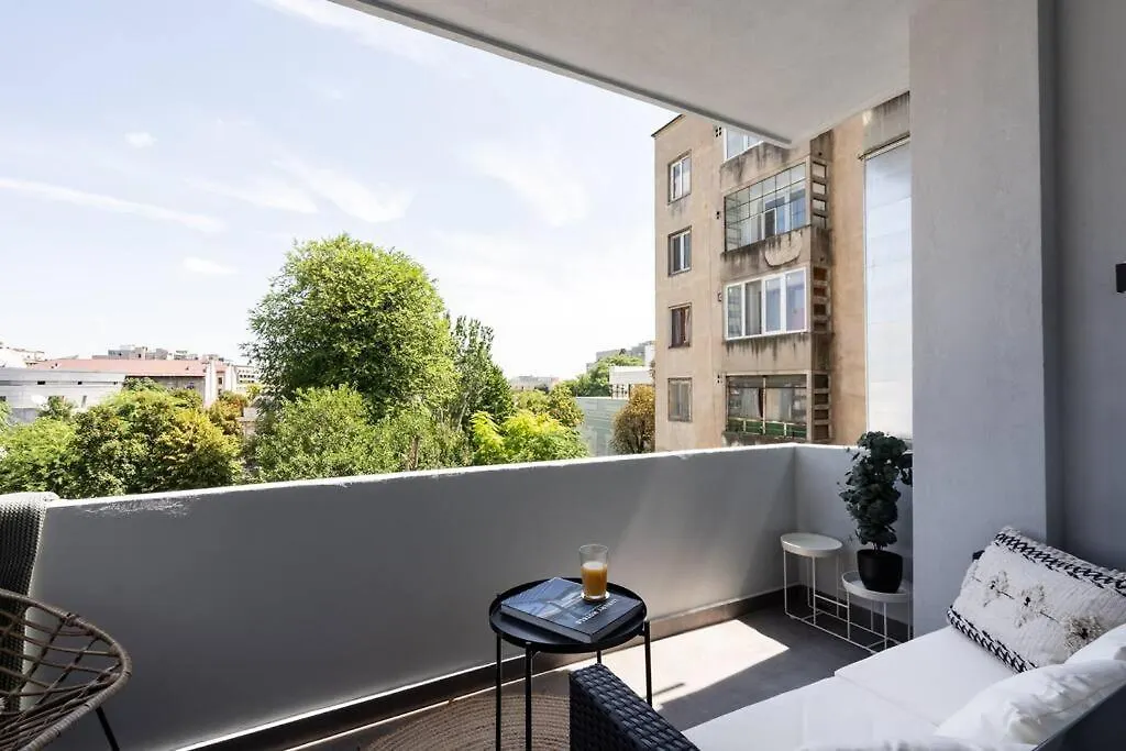 Bright 2Br Flat - Top Location - Amazing Balcony بوخارست