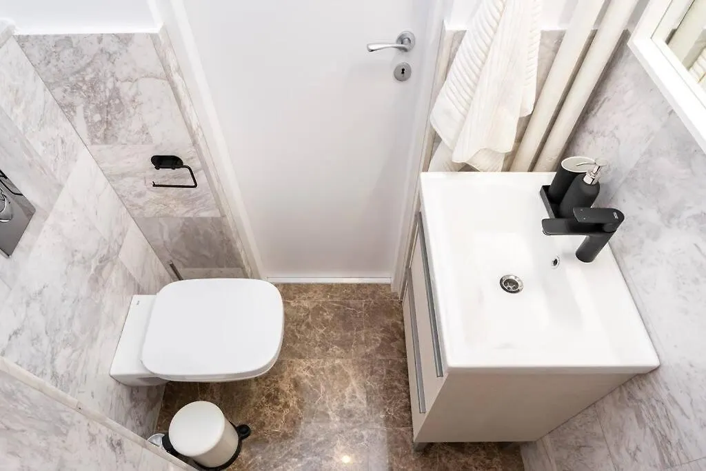Bright 2Br Flat - Top Location - Amazing Balcony Βουκουρέστι 0*,